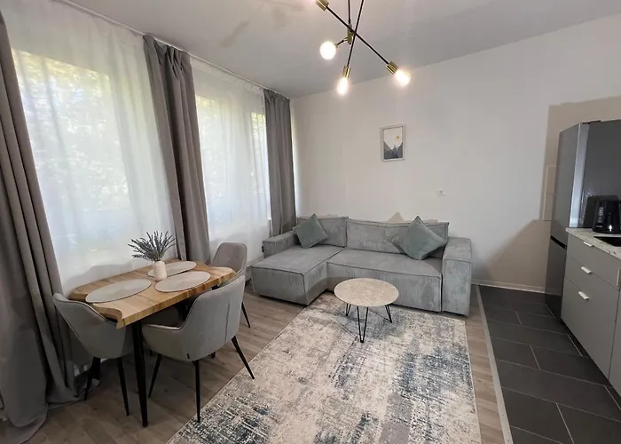 Queens Peak Apartments