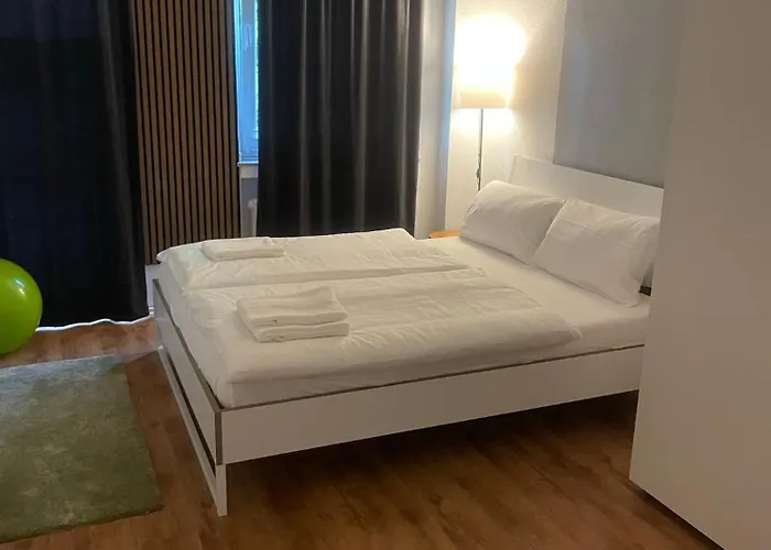 Koeln Wohnung 4 Min Naehe Von Hbf Und Dom Mit Garten ,Balkon & Office