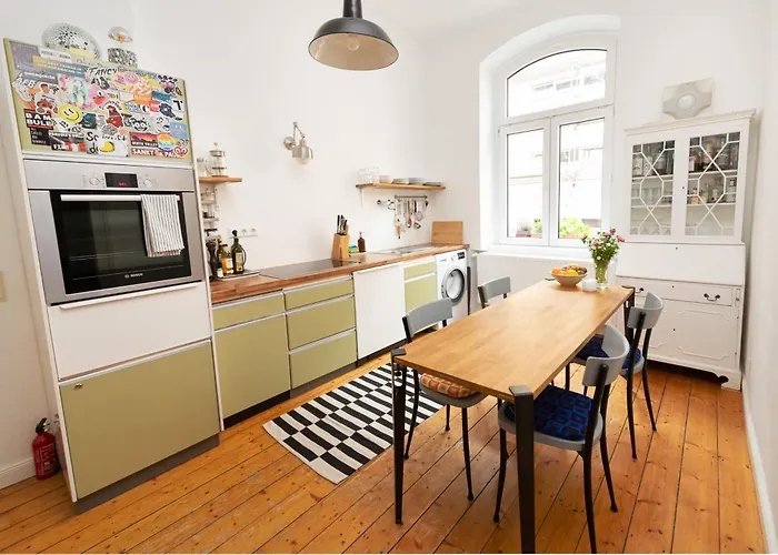 Ruhiges Altbau-Apartment In Bester Lage
