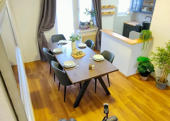 Large Central Apartment - Modern & Fully Equipped - Near Fair