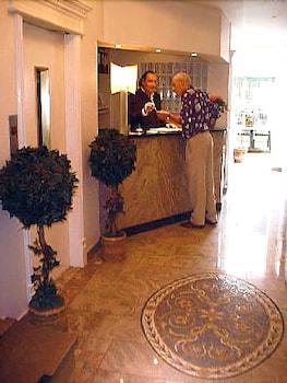 Hotel Drei Koenige Dom 3*