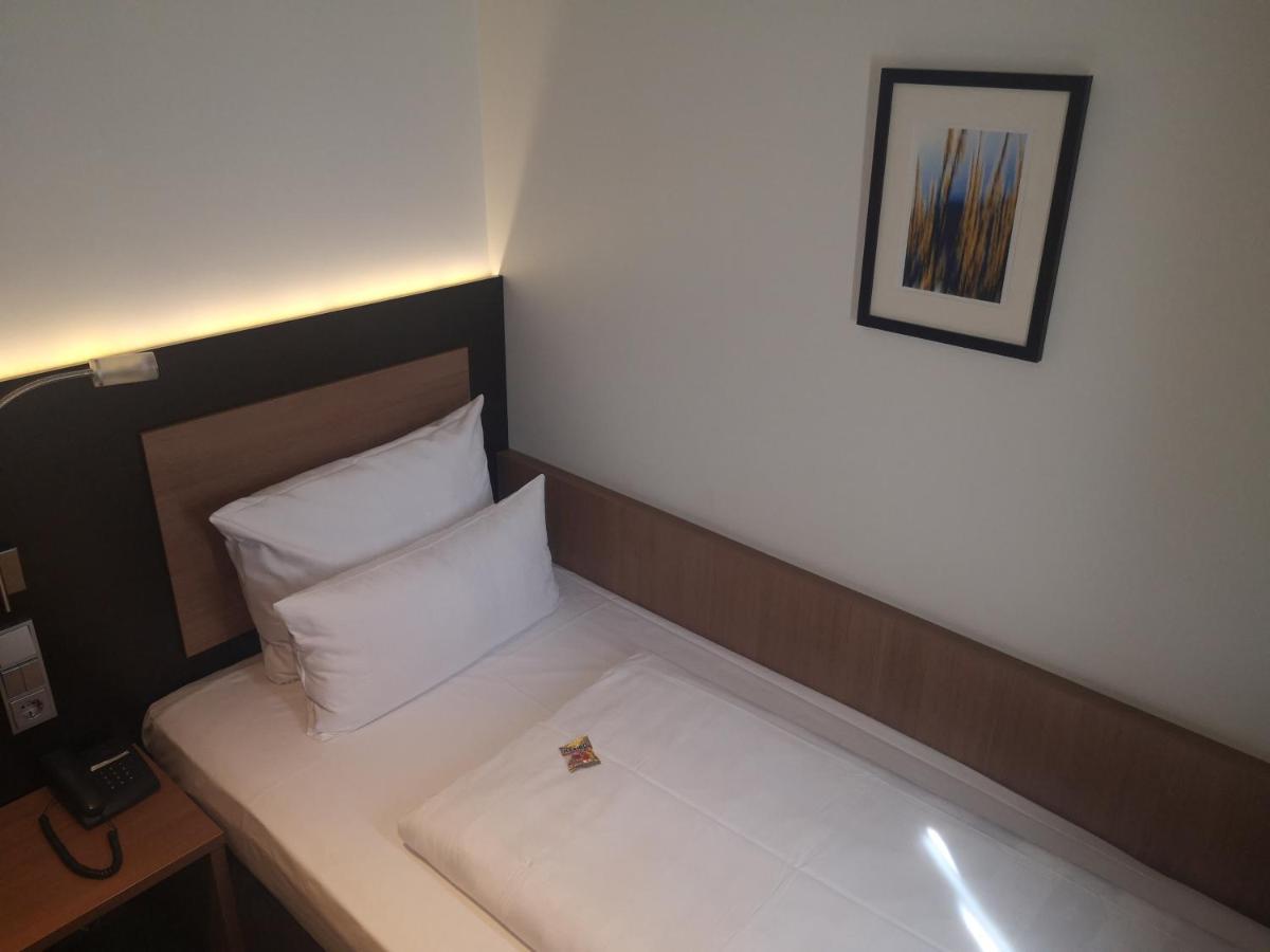 Astor & 4*