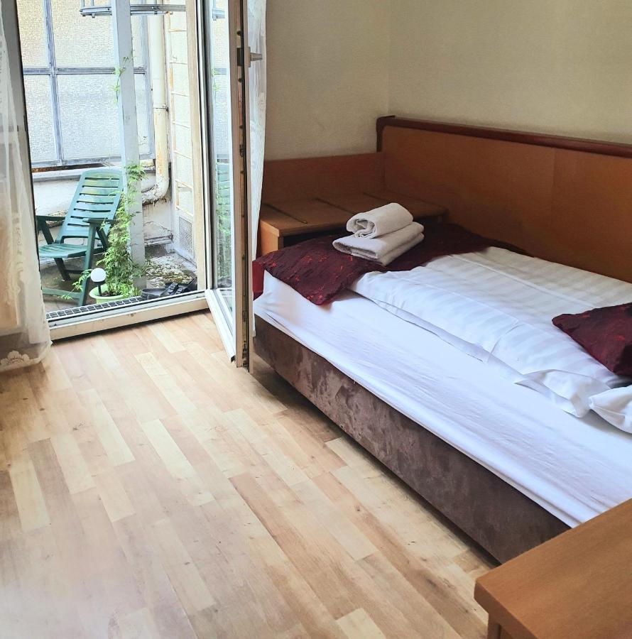 Hotel Cara Vita Cologne 3*