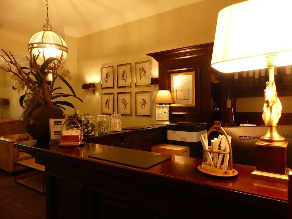 The Ascot Hotel 4*