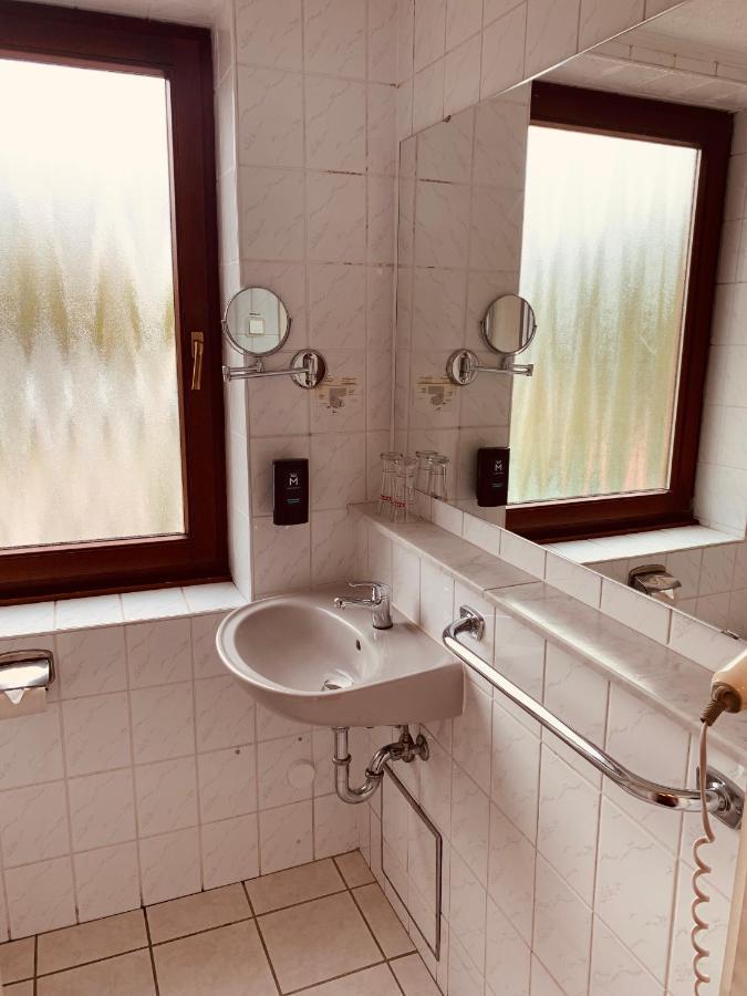 Kunibert Der Fiese Hotel