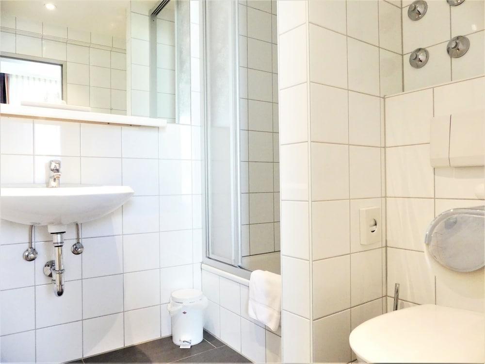 Boulevard Hotel 3*