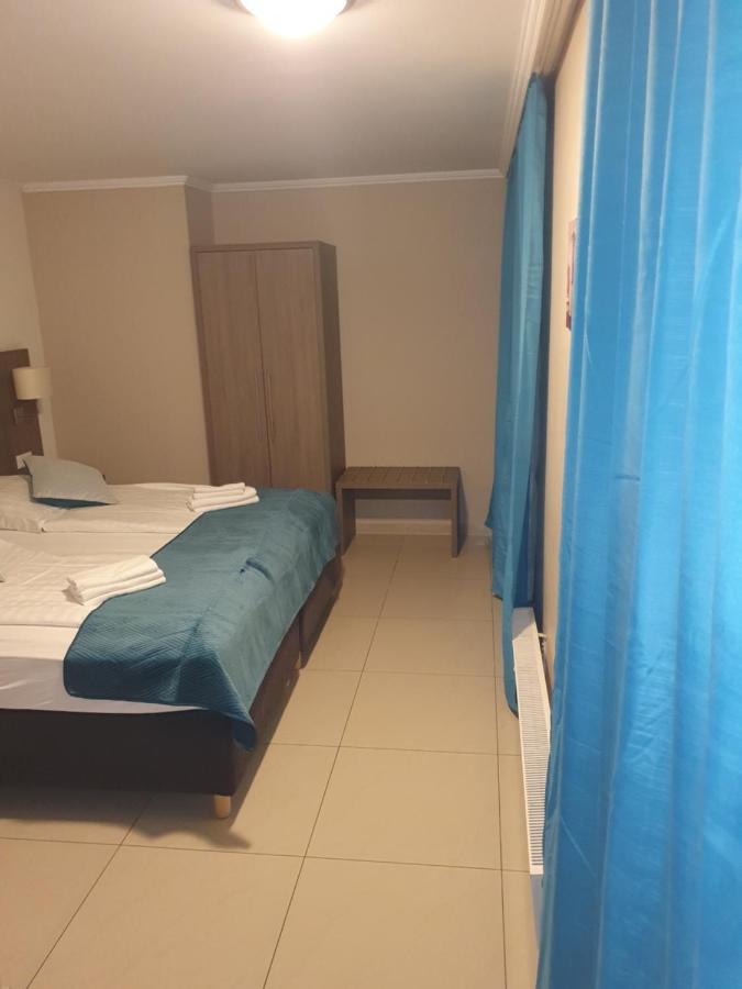 Cara Hotel