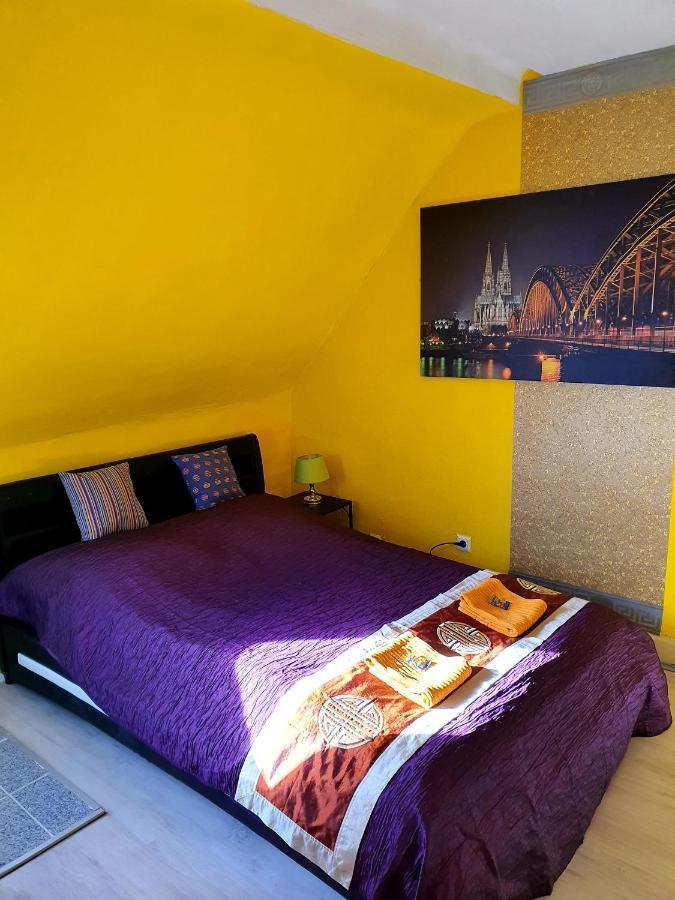 Acomodação com café da manhã  Stayincologne Colónia
