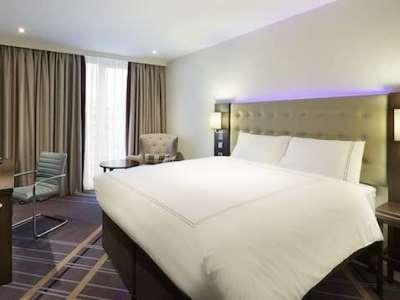 Express - - Centre Hotel