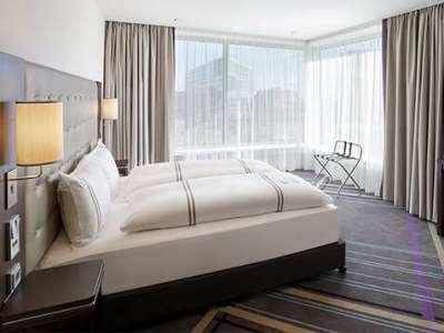 Express - - Centre Hotel 3*