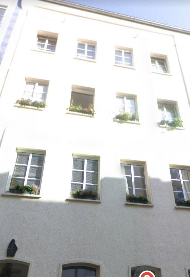 Gemutliche Mitten In