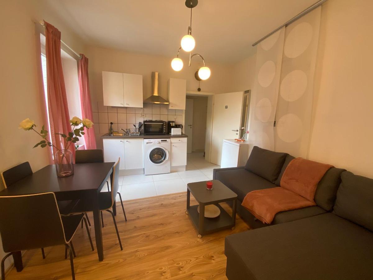 Gemutliche Mitten In Apartment