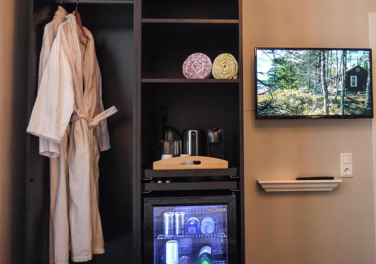 Homestay Comfort And Style In Center With Ensuite Bathroom On Schaafenstrasse Cologne