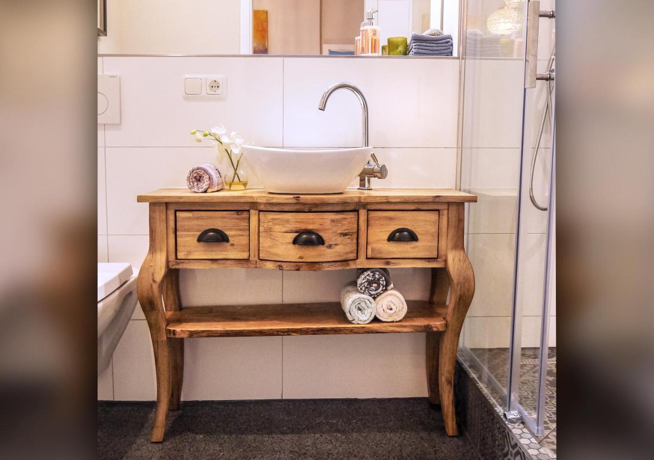 Séjour chez l'habitant Comfort And Style In Center With Ensuite Bathroom On Schaafenstrasse *