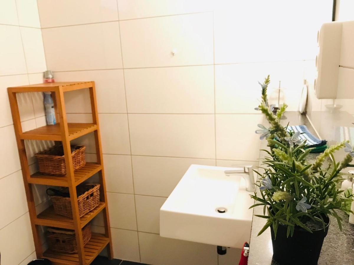 Messe Koeln West Apartamento *