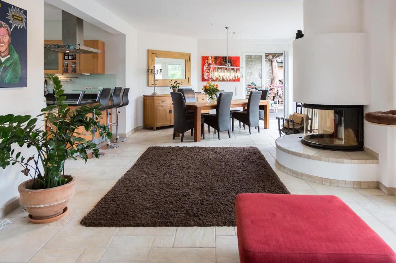 Schoenste Lage Am Rhein In Unmittelbarer Stadtnaehe, Bed & Breakfast