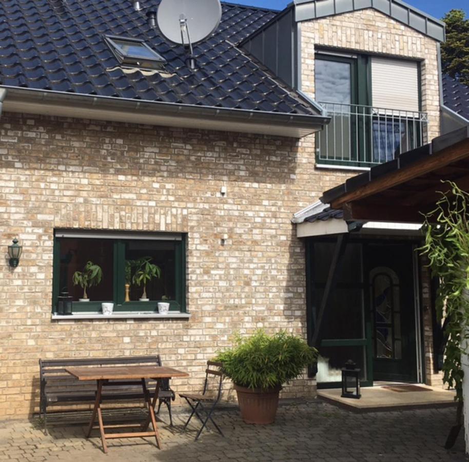 Schoenste Lage Am Rhein In Unmittelbarer Stadtnaehe, Bed & Breakfast *