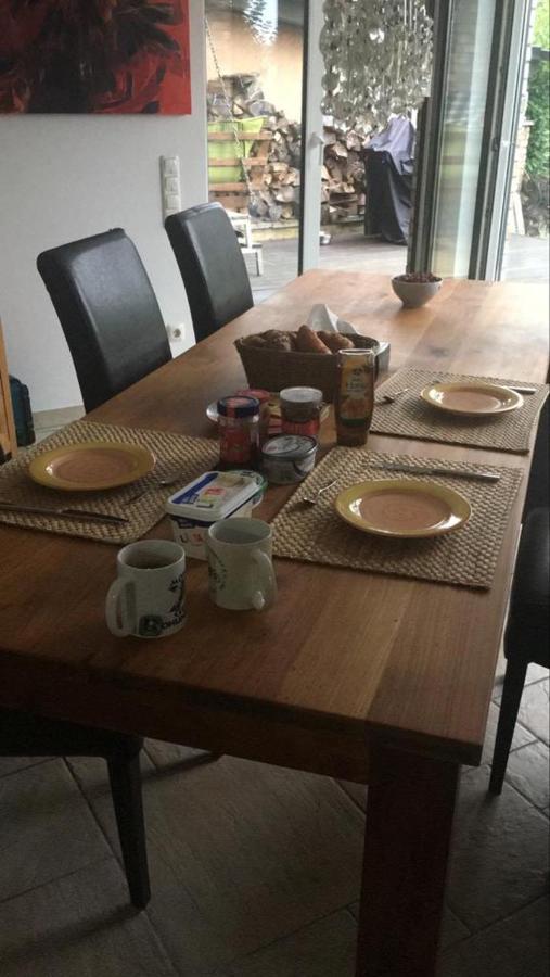 Schoenste Lage Am Rhein In Unmittelbarer Stadtnaehe, Bed & Breakfast