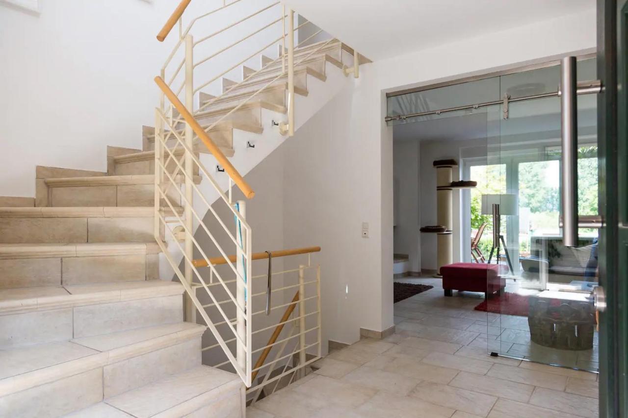 Bed & Breakfast Schoenste Lage Am Rhein In Unmittelbarer Stadtnaehe,