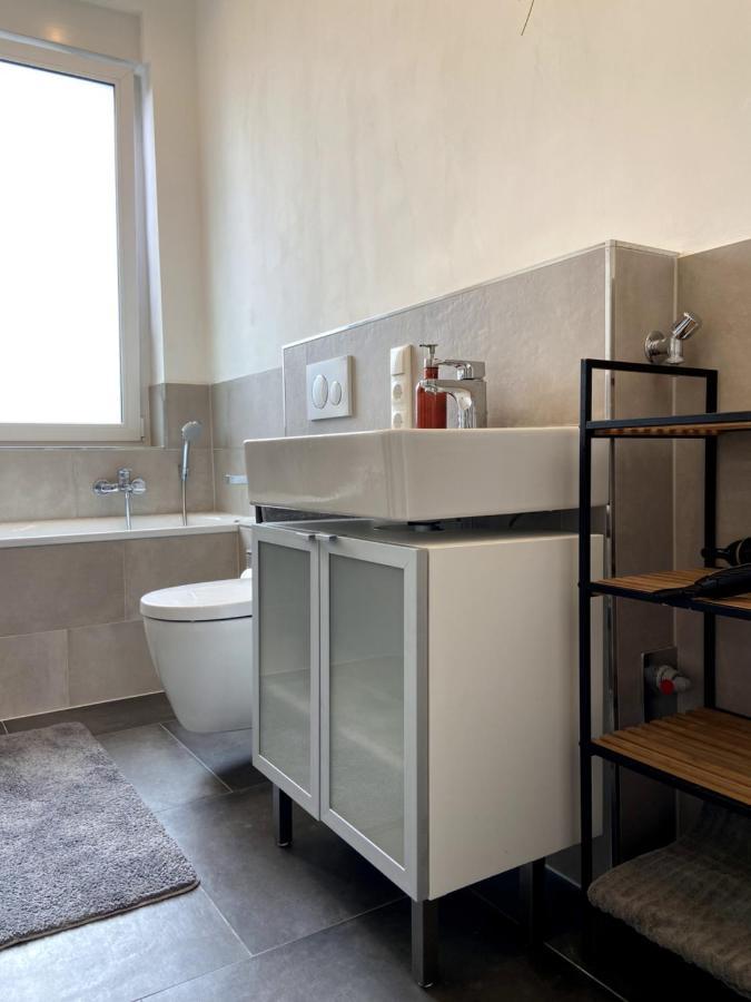 Wunderschoene Sanierte Vor Den Toren Koelns Apartamento *