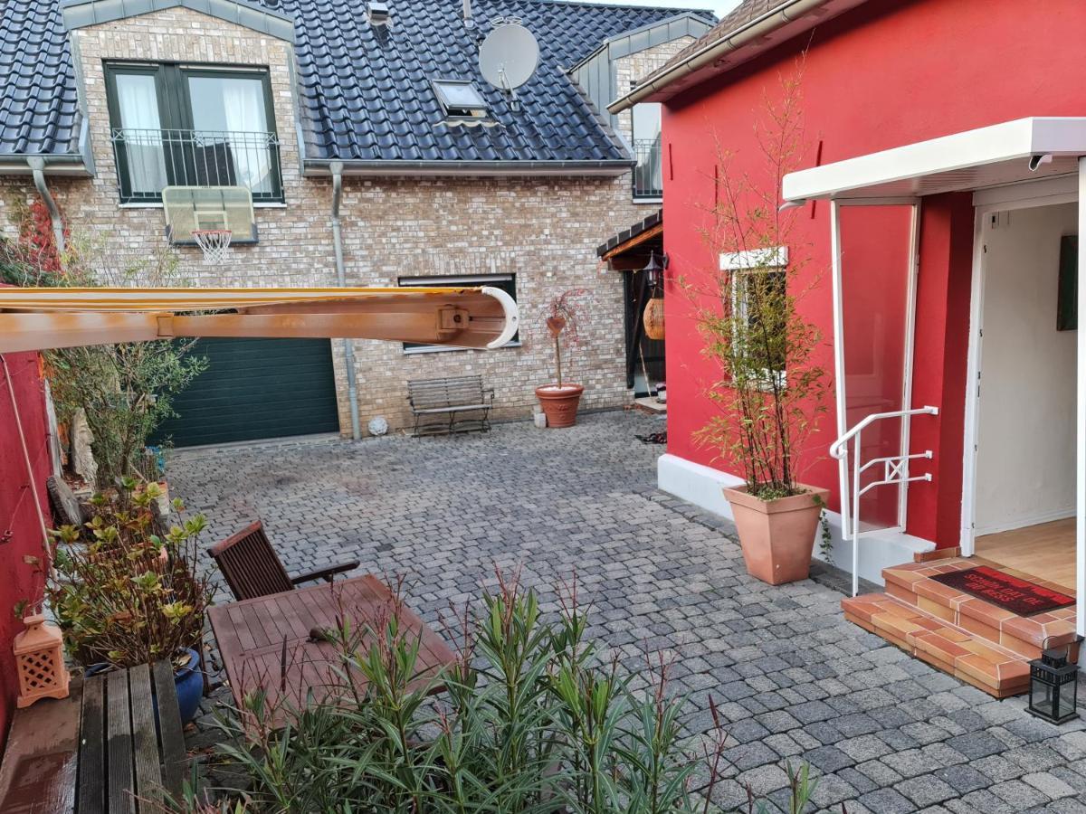 Schoenste Lage Am Rhein In Unmittelbarer Stadtnaehe, Colónia