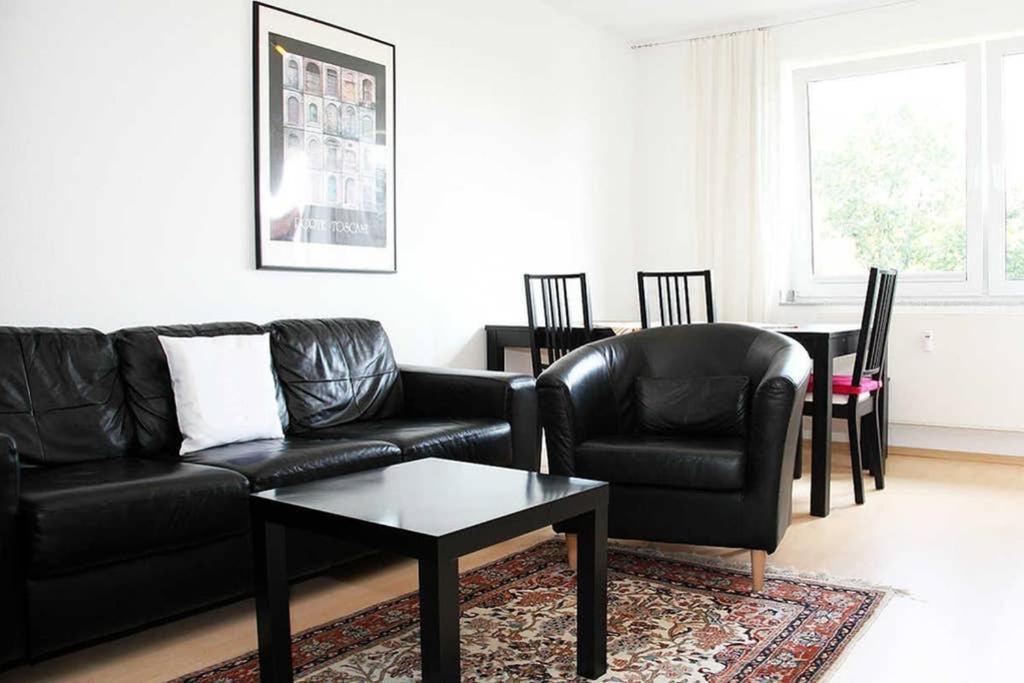 - 2 Apartment