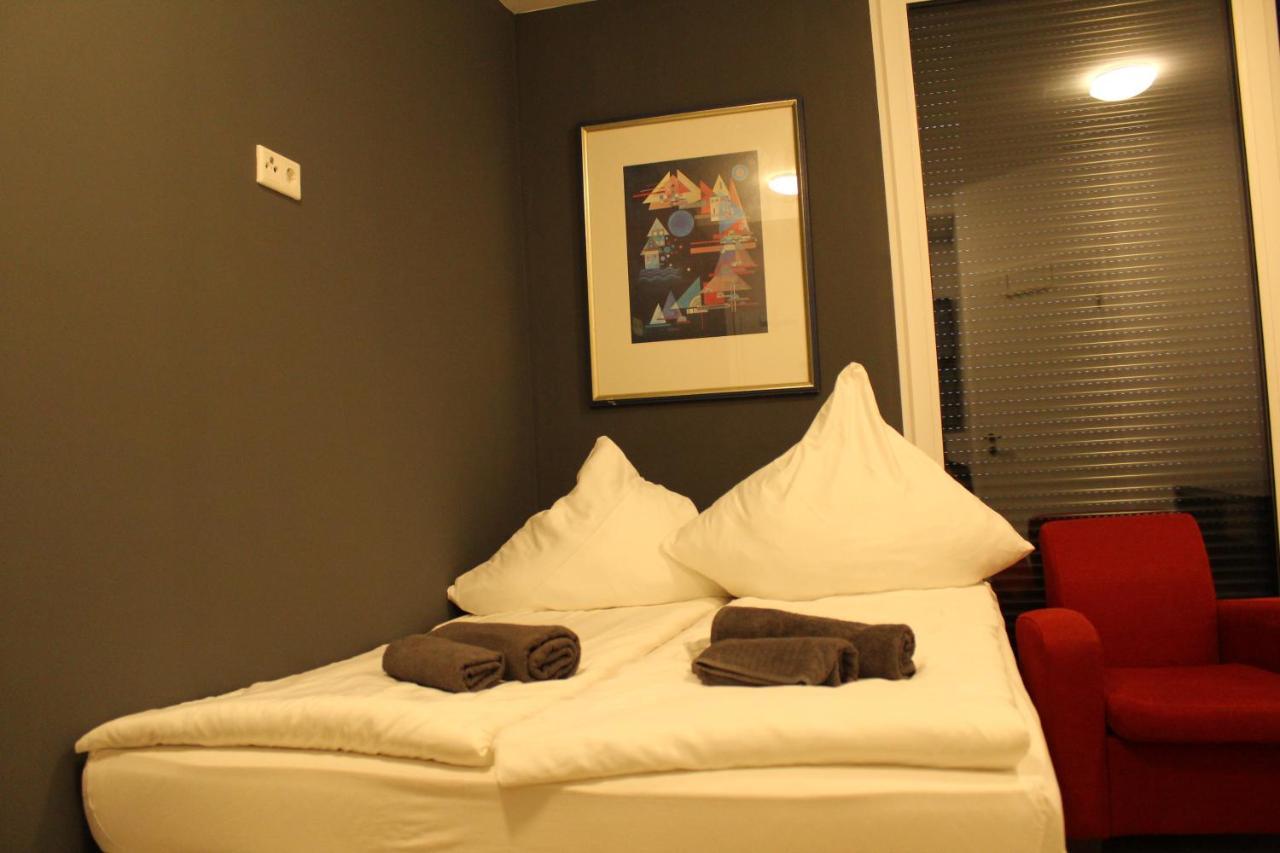 Hotel Lovely Studio West - Neues Momomotel *