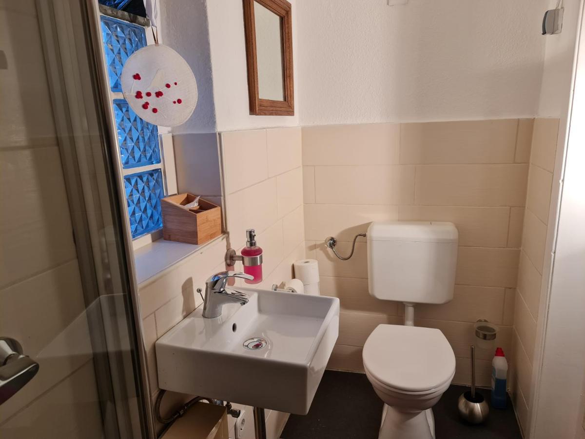 Schoenste Lage Am Rhein In Unmittelbarer Stadtnaehe, Bed & Breakfast *