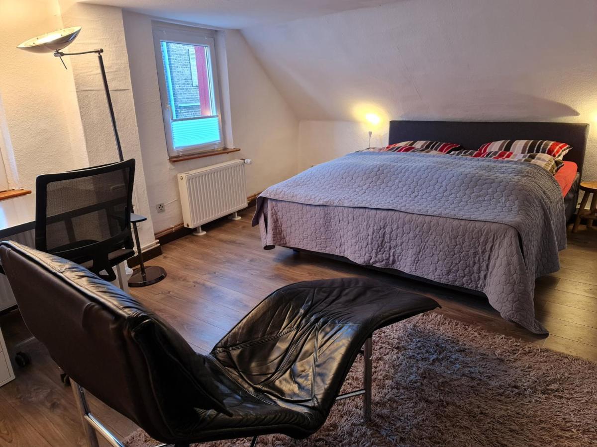 Bed & Breakfast Schoenste Lage Am Rhein In Unmittelbarer Stadtnaehe, Cologne