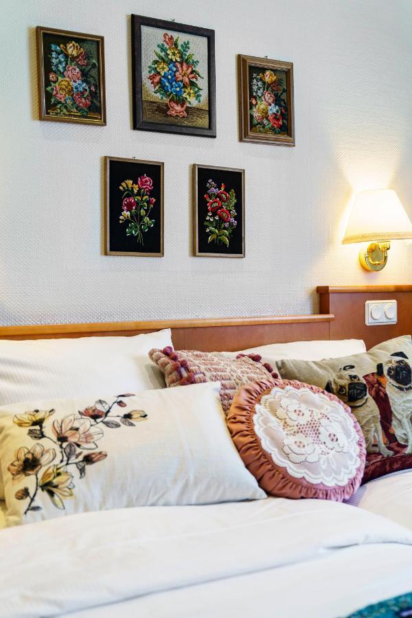 Tante Alma's Koelner Hotel 3*
