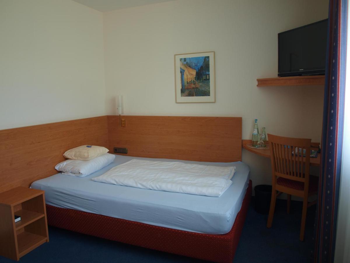 Airport Business Hotel