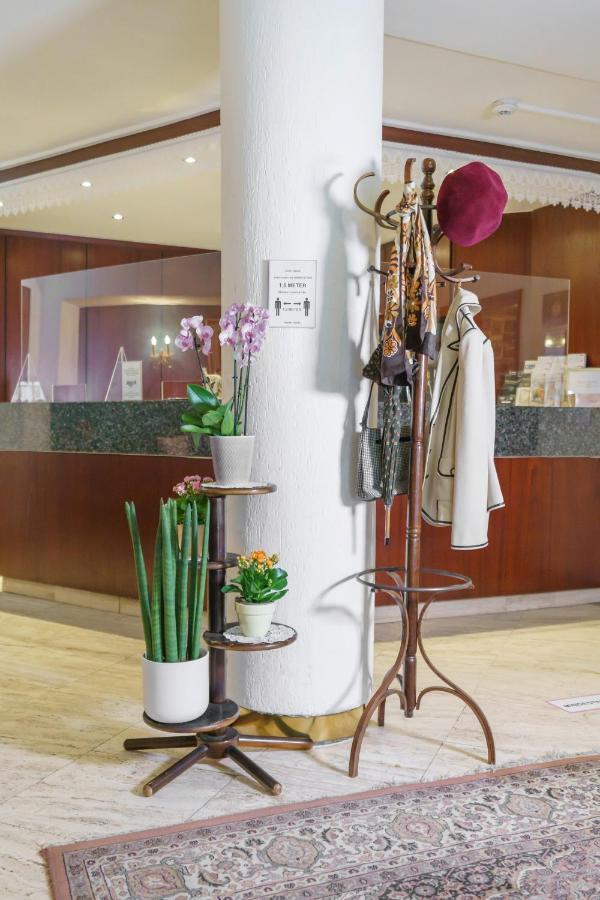 Hotel Tante Alma's Koelner Cologne