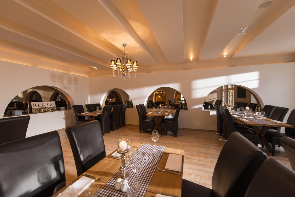 Hotel Buergerhof 3*
