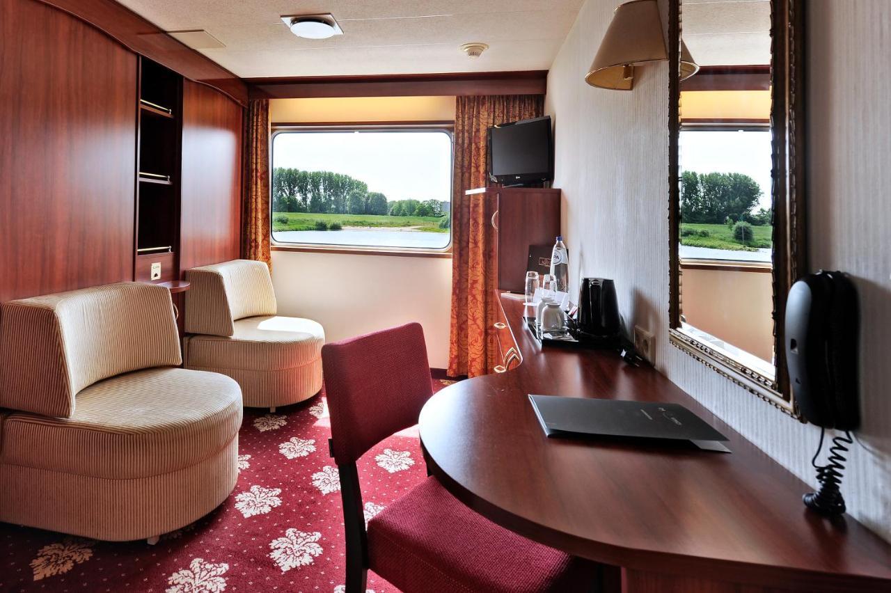 Hotelships Holland Hotel 4*