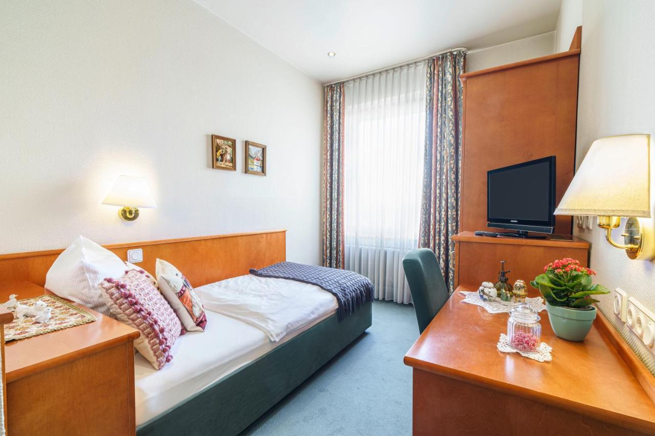 Hotel Tante Alma's Koelner Cologne