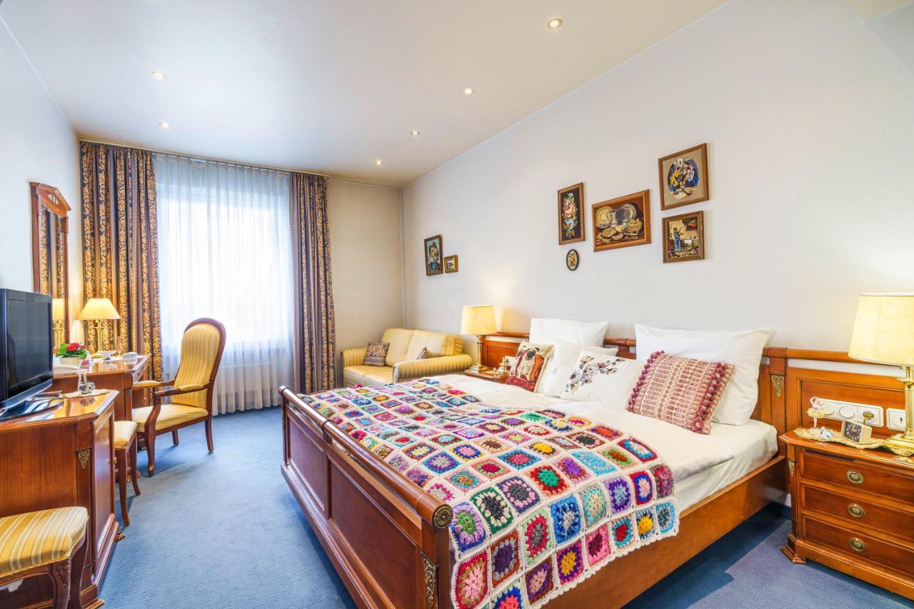Tante Alma's Koelner Hotel 3*
