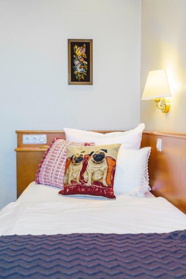 Tante Alma's Koelner Hotel Cologne