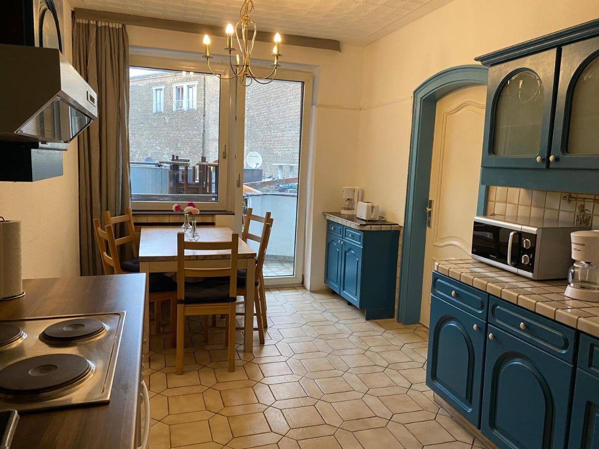 Shared Apartment, Friesenplatz