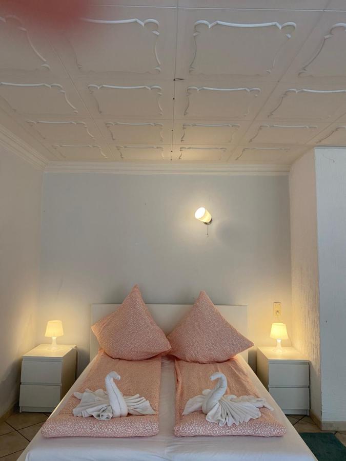 Shared Apartment, Friesenplatz Apartment