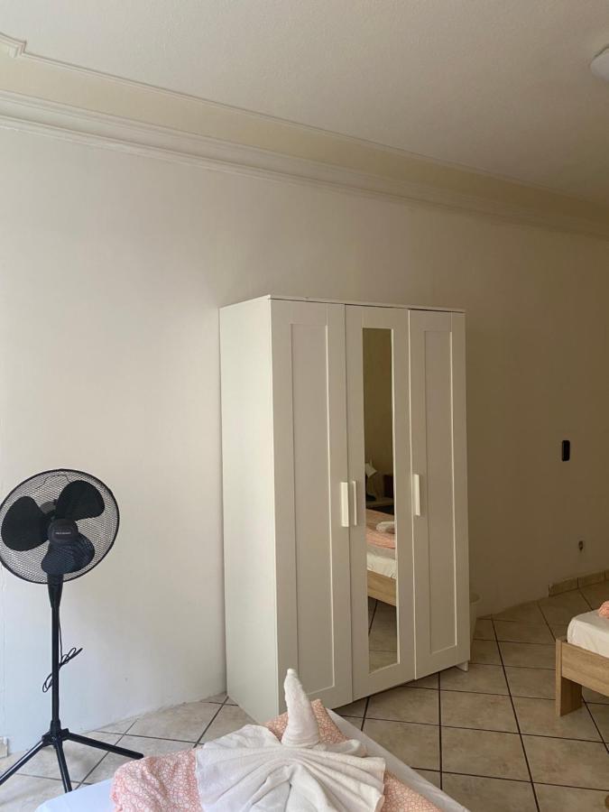Shared Apartment, Friesenplatz *