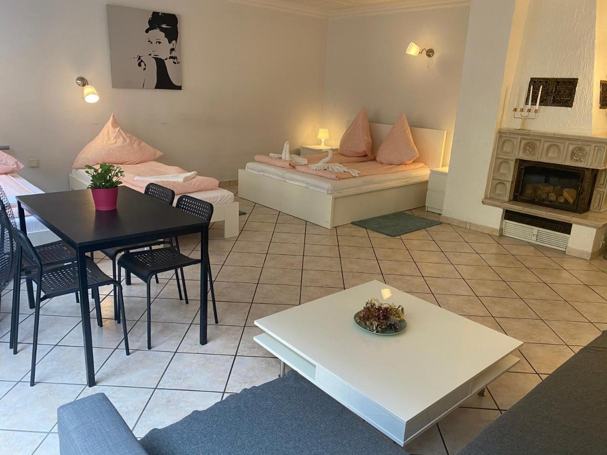 Shared Apartment, Friesenplatz * Köln