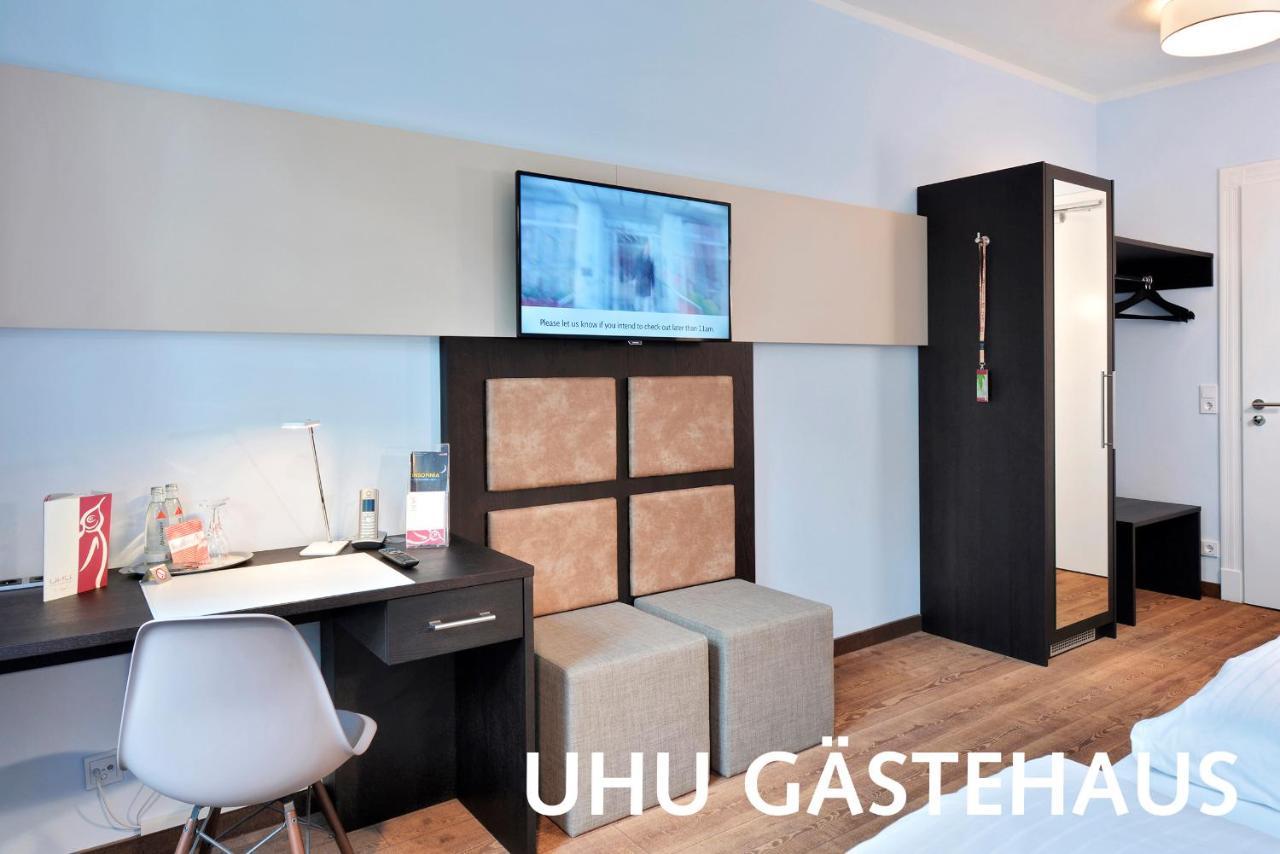 Uhu Garni
