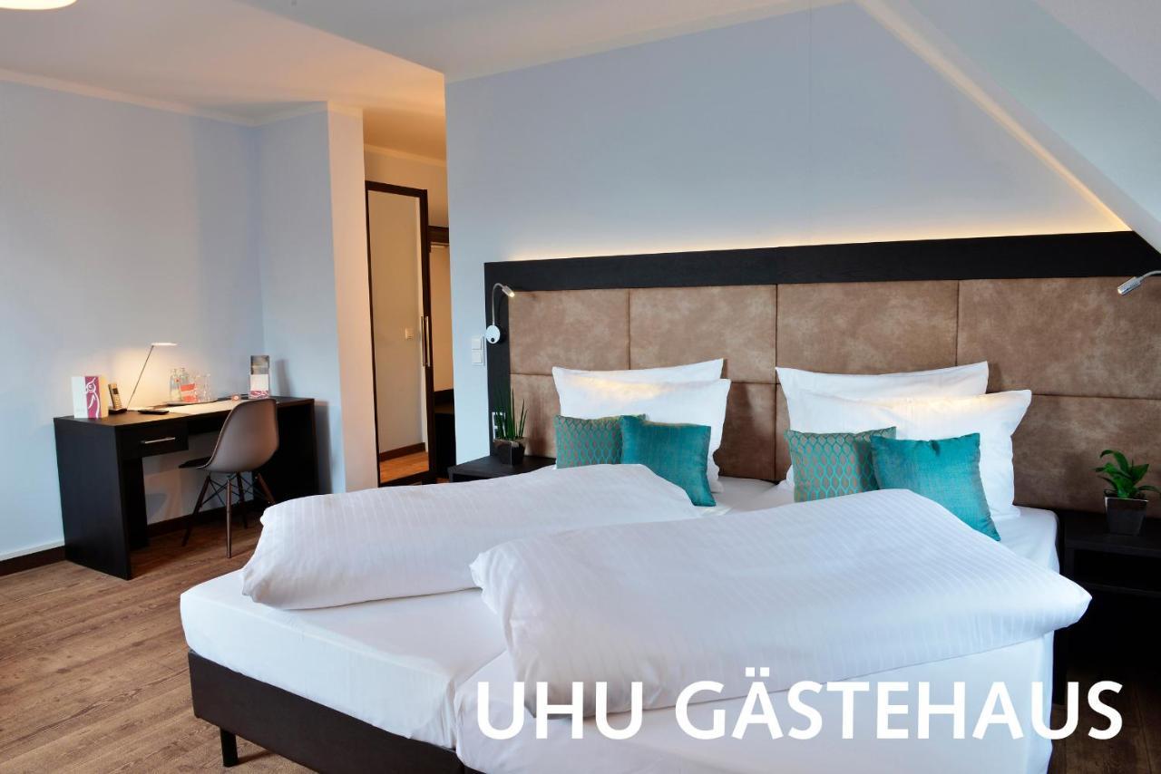 Uhu Garni