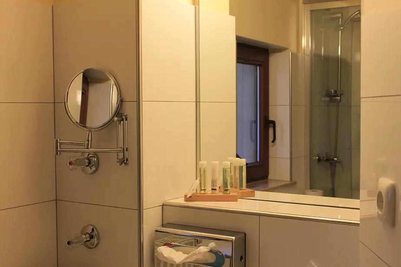 Guest house La Maison City-Messe-Arena Hotel Boardinghouse - Kontaktloser Self Check-In Cologne