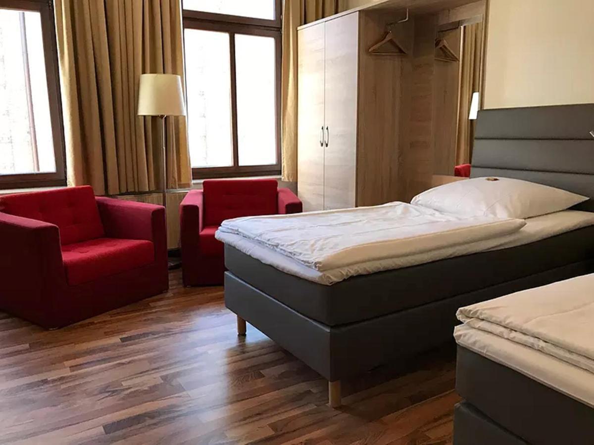 Guest house La Maison City-Messe-Arena Hotel Boardinghouse - Kontaktloser Self Check-In 3*