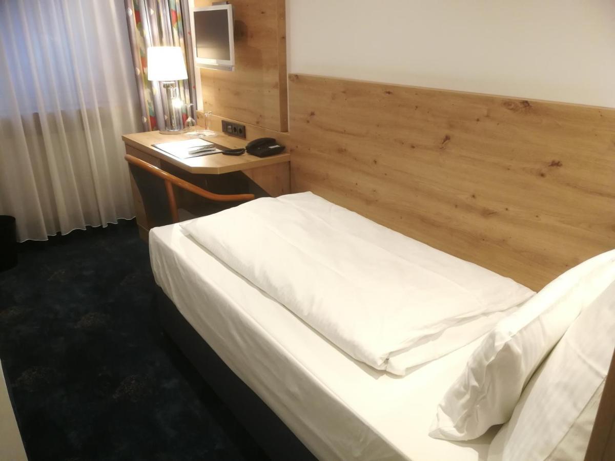 An Der Philharmonie 4*