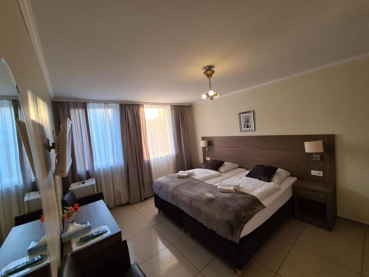 Cara Hotel 3*