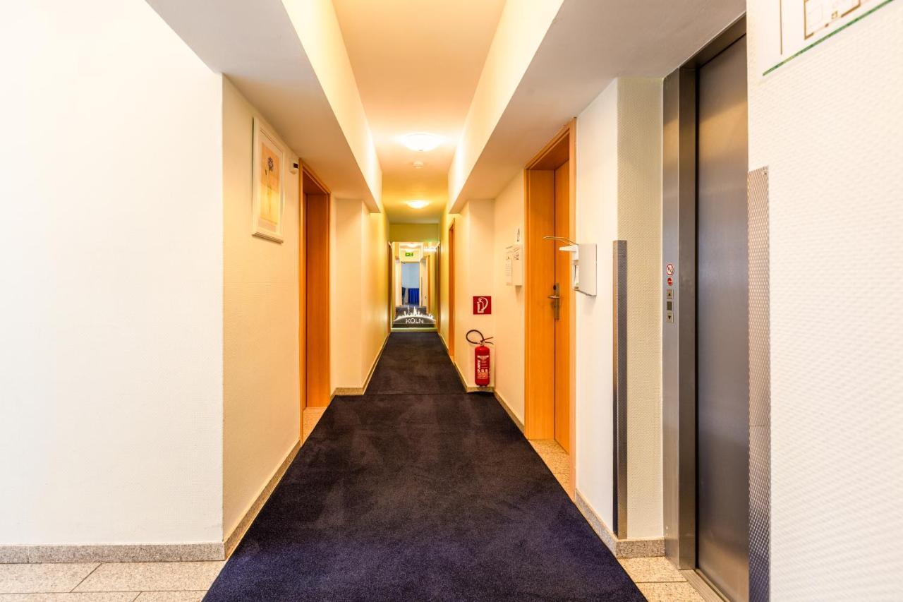 Arena Hotel 2*
