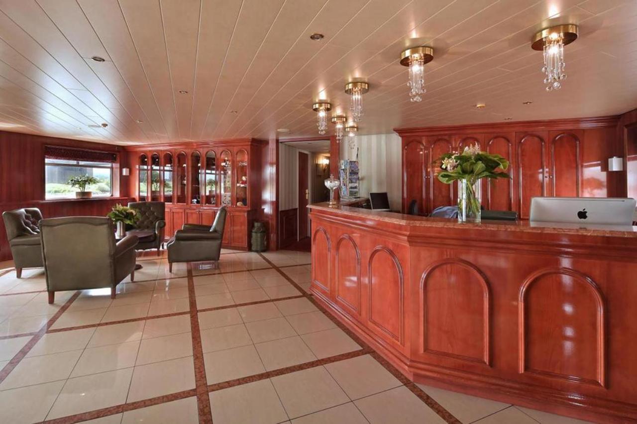 Botel Fairtours Hotelschiff Rembrandt Van Rijn*** Koeln *