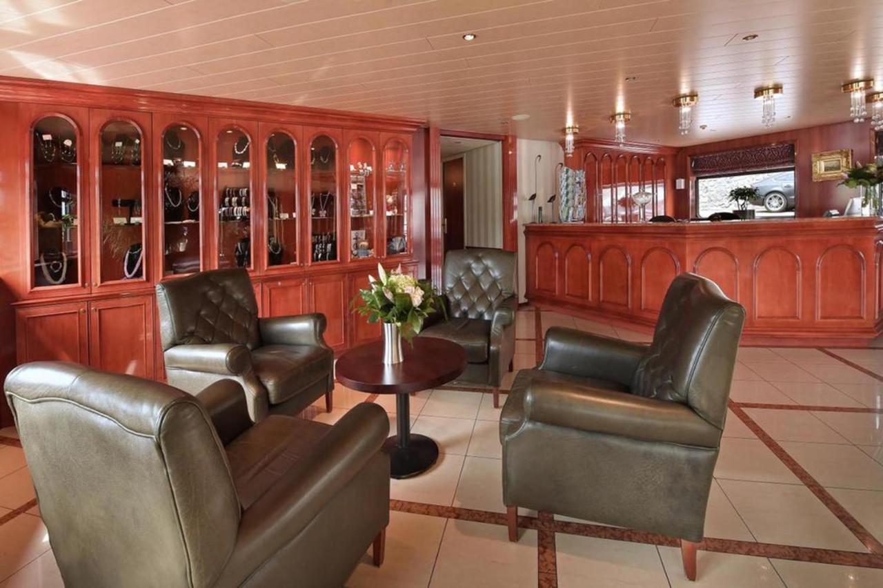 Botel Fairtours Hotelschiff Rembrandt Van Rijn*** Koeln *